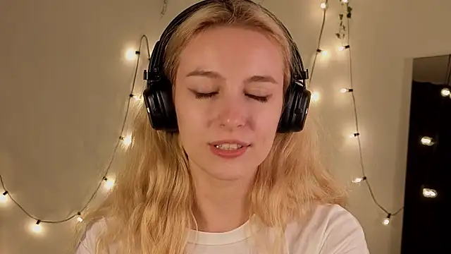 berrry girl online show from 07/03/26, 04:24