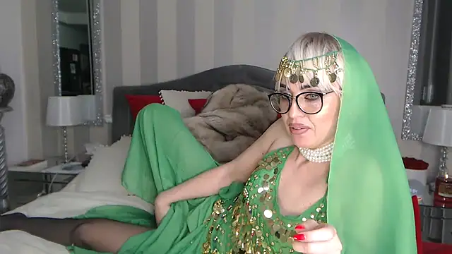 LuanaColucci online show from 12/14/24, 05:36