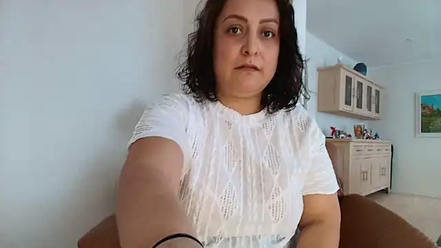 Snapshot of dalila_sandersxxx chatting on 12/16/25, 12:32 dalila sandersxxx online show from 12/16/25, 12:32