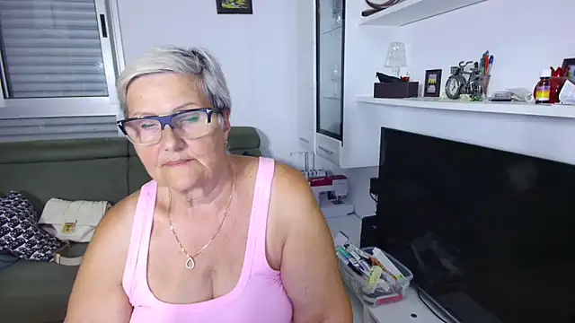 Snapshot of Selenna57 chatting on 06/10/26, 04:50 Selenna57 online show from 06/10/26, 04:50