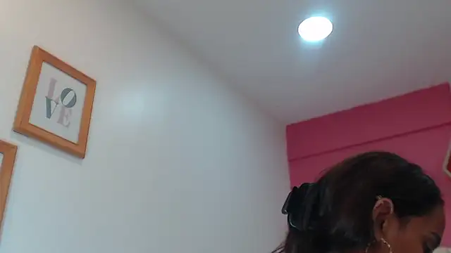 Amber Moore online show from 09/08/25, 03:55