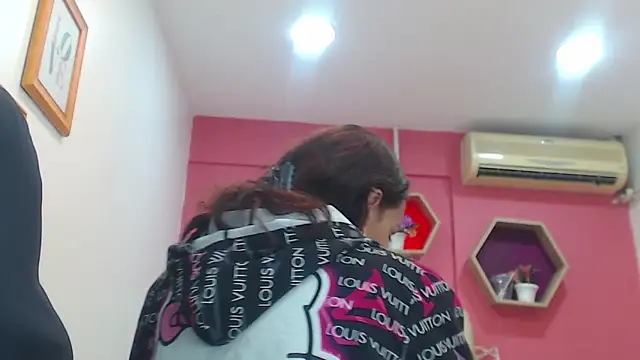 Amber Moore online show from 09/10/25, 12:43