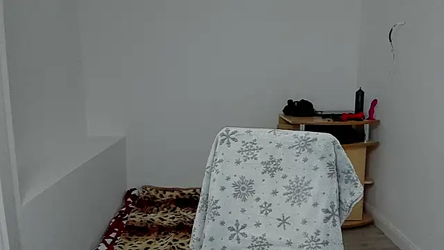 Snapshot of sexxymuscles4u chatting on 12/12/24, 12:44 sexxymuscles4u online show from 12/12/24, 12:44