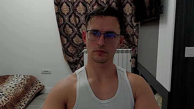 Snapshot of sexxymuscles4u chatting on 02/14/25, 03:05 sexxymuscles4u online show from 02/14/25, 03:05