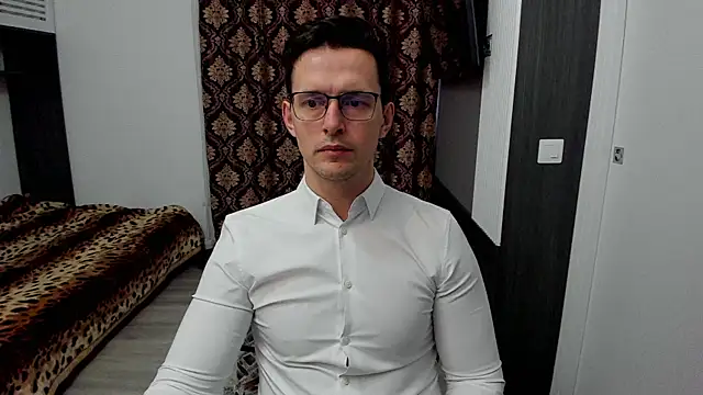 Snapshot of sexxymuscles4u chatting on 03/13/25, 08:26 sexxymuscles4u online show from 03/13/25, 08:26