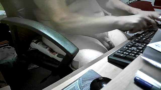 Snapshot of dirtyharry2022 chatting on 12/16/24, 06:38 dirtyharry2022 online show from 12/16/24, 06:38