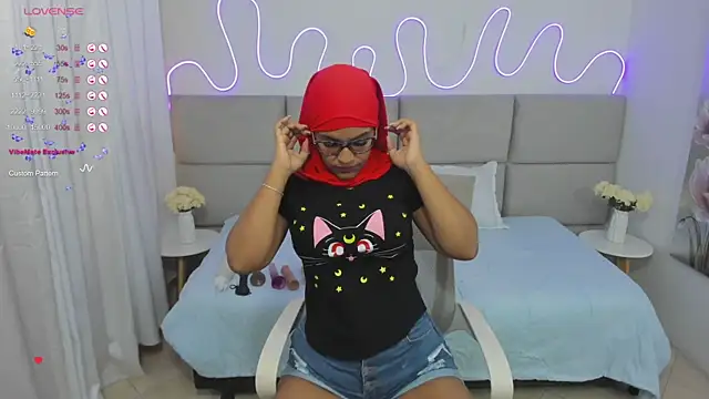 Snapshot of nashiira_ chatting on 02/06/25, 07:18 nashiira online show from 02/06/25, 07:18