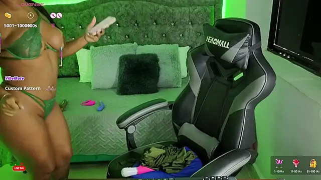 Snapshot of nashiira_ chatting on 09/10/25, 08:42 nashiira online show from 09/10/25, 08:42