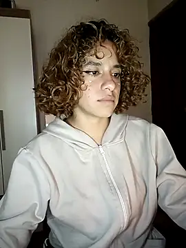 EmmaMelissa0521 online show from 03/06/25, 09:31