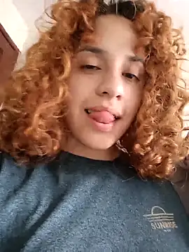 EmmaMelissa0521 online show from 10/05/25, 08:40