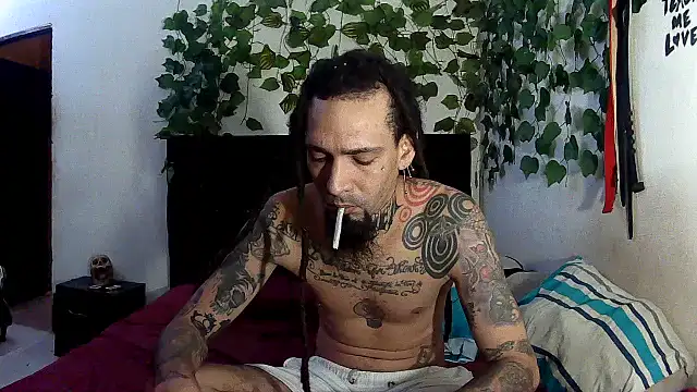 Snapshot of caribbeanlover1 chatting on 06/06/26, 01:05 caribbeanlover1 online show from 06/06/26, 01:05