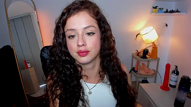 Cassandra Caiin online show from 09/30/25, 08:14