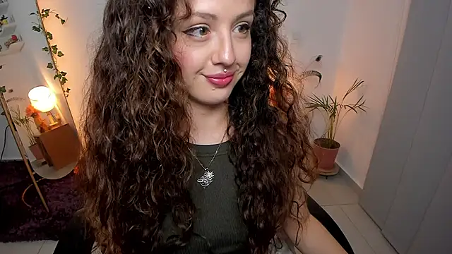 Snapshot of Cassandra_Caiin chatting on 06/25/26, 12:10 Cassandra Caiin online show from 06/25/26, 12:10