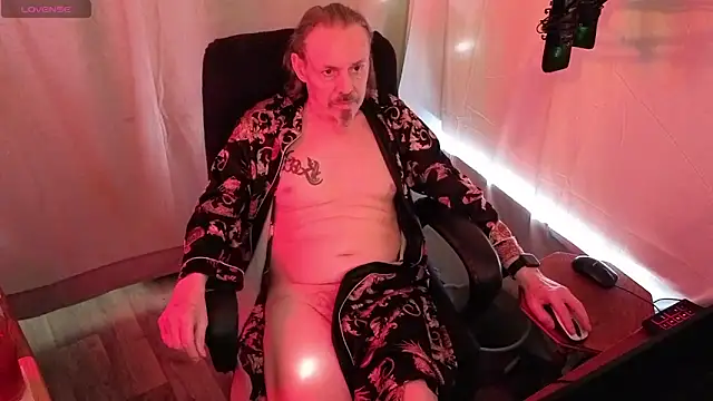 Snapshot of Richy__Rich_ chatting on 06/18/26, 11:20 Richy Rich online show from 06/18/26, 11:20