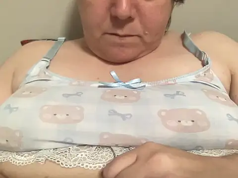 Snapshot of ParisNova chatting on 12/14/24, 01:50 ParisNova online show from 12/14/24, 01:50