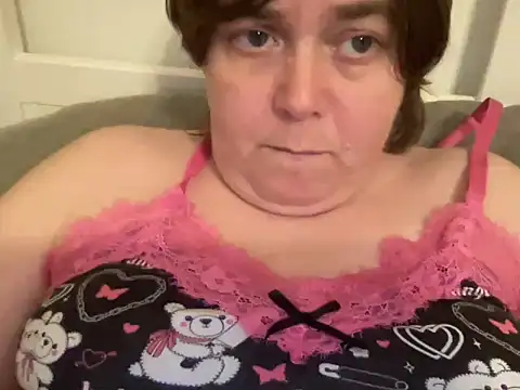 Snapshot of ParisNova chatting on 12/30/24, 09:08 ParisNova online show from 12/30/24, 09:08