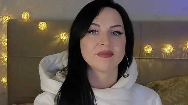 lily conor online show from 12/19/24, 04:57