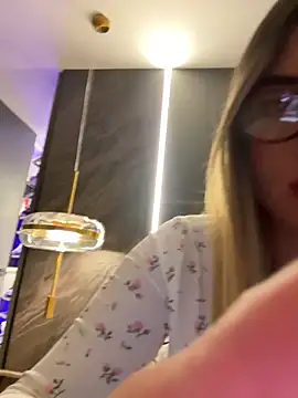 AnaCarrera online show from 09/19/25, 12:02
