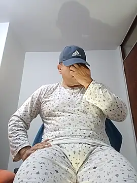 chicoguapo8 online show from 09/27/25, 01:05