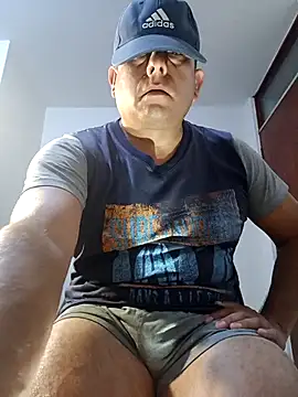 chicoguapo8 online show from 11/11/25, 06:57