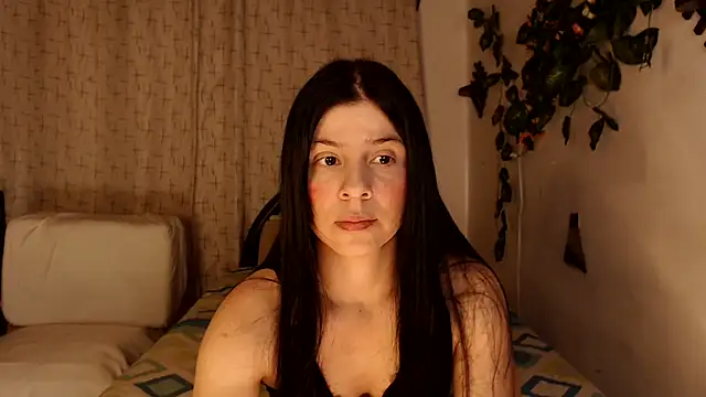 Estefani 32 online show from 10/31/25, 03:35