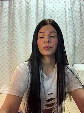 Estefani 32 online show from 03/23/26, 08:24