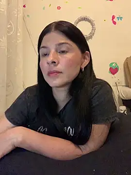 Estefani 32 online show from 04/13/26, 11:32