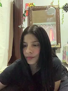 Estefani 32 online show from 04/16/26, 07:47