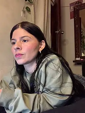 Estefani 32 online show from 04/17/26, 05:27