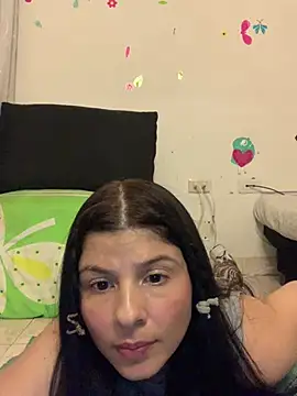 Snapshot of Estefani_32 chatting on 04/27/26, 07:01 Estefani 32 online show from 04/27/26, 07:01