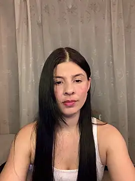 Snapshot of Estefani_32 chatting on 05/07/26, 05:51 Estefani 32 online show from 05/07/26, 05:51