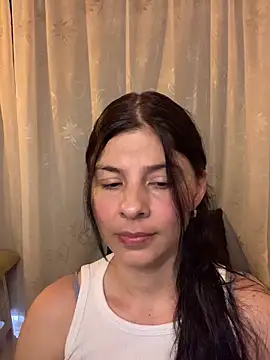 Snapshot of Estefani_32 chatting on 05/21/26, 08:49 Estefani 32 online show from 05/21/26, 08:49
