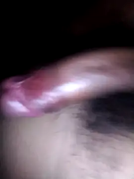 Snapshot of cachondo1610 chatting on 11/18/25, 02:50 cachondo1610 online show from 11/18/25, 02:50