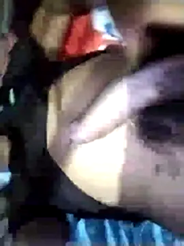 Snapshot of cachondo1610 chatting on 12/04/25, 04:11 cachondo1610 online show from 12/04/25, 04:11