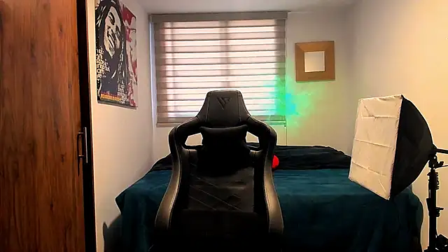 Liam V online show from 01/18/25, 02:44