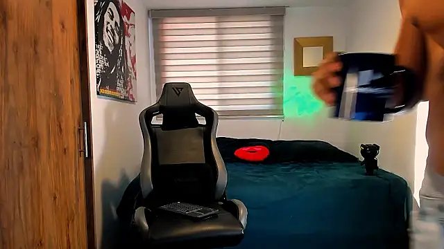 Liam V online show from 01/30/25, 04:55