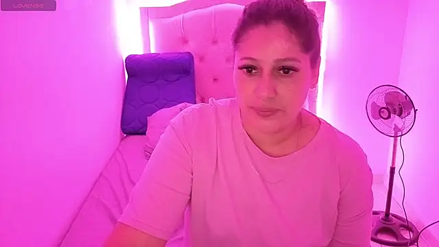 Snapshot of Nazlyy30 chatting on 10/03/25, 03:58 Nazlyy30 online show from 10/03/25, 03:58