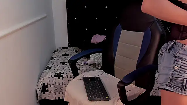 Lu doll online show from 10/11/25, 07:29