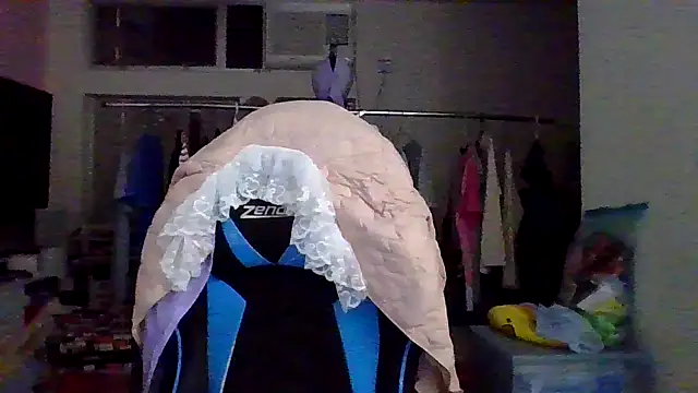 Snapshot of charlie_xdd chatting on 02/28/25, 11:47 charlie xdd online show from 02/28/25, 11:47