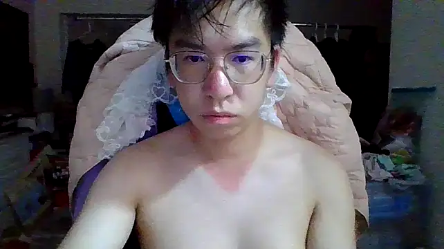 Snapshot of charlie_xdd chatting on 03/04/25, 10:57 charlie xdd online show from 03/04/25, 10:57