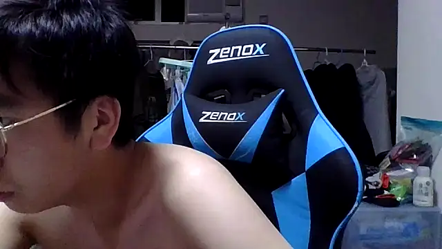 Snapshot of charlie_xdd chatting on 03/15/25, 11:40 charlie xdd online show from 03/15/25, 11:40