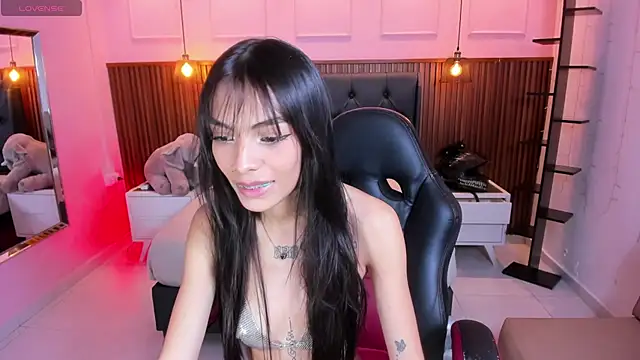 AMELIELEONE online show from 11/10/25, 12:26