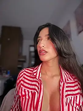 DulceLenns online show from 02/02/26, 05:55