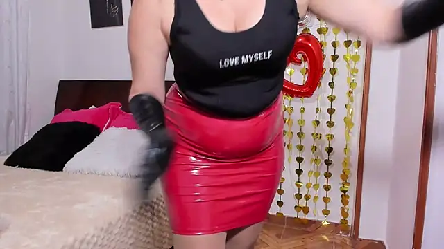 taylorhot70 online show from 04/29/26, 03:32