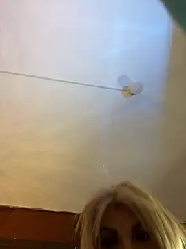 Snapshot of scarlett_sexx69 chatting on 02/20/26, 11:43 scarlett sexx69 online show from 02/20/26, 11:43