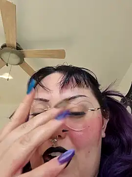 Snapshot of Cutegothcrybabyx chatting on 06/07/26, 10:13 Cutegothcrybabyx online show from 06/07/26, 10:13