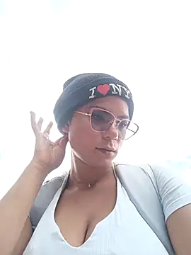 Simone Miller online show from 03/17/25, 04:11