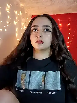 Snapshot of IvonneT chatting on 12/02/24, 10:56 IvonneT online show from 12/02/24, 10:56