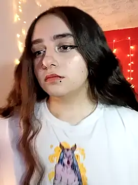 Snapshot of IvonneT chatting on 12/05/24, 04:20 IvonneT online show from 12/05/24, 04:20