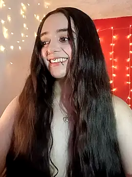 Snapshot of IvonneT chatting on 12/08/24, 10:47 IvonneT online show from 12/08/24, 10:47